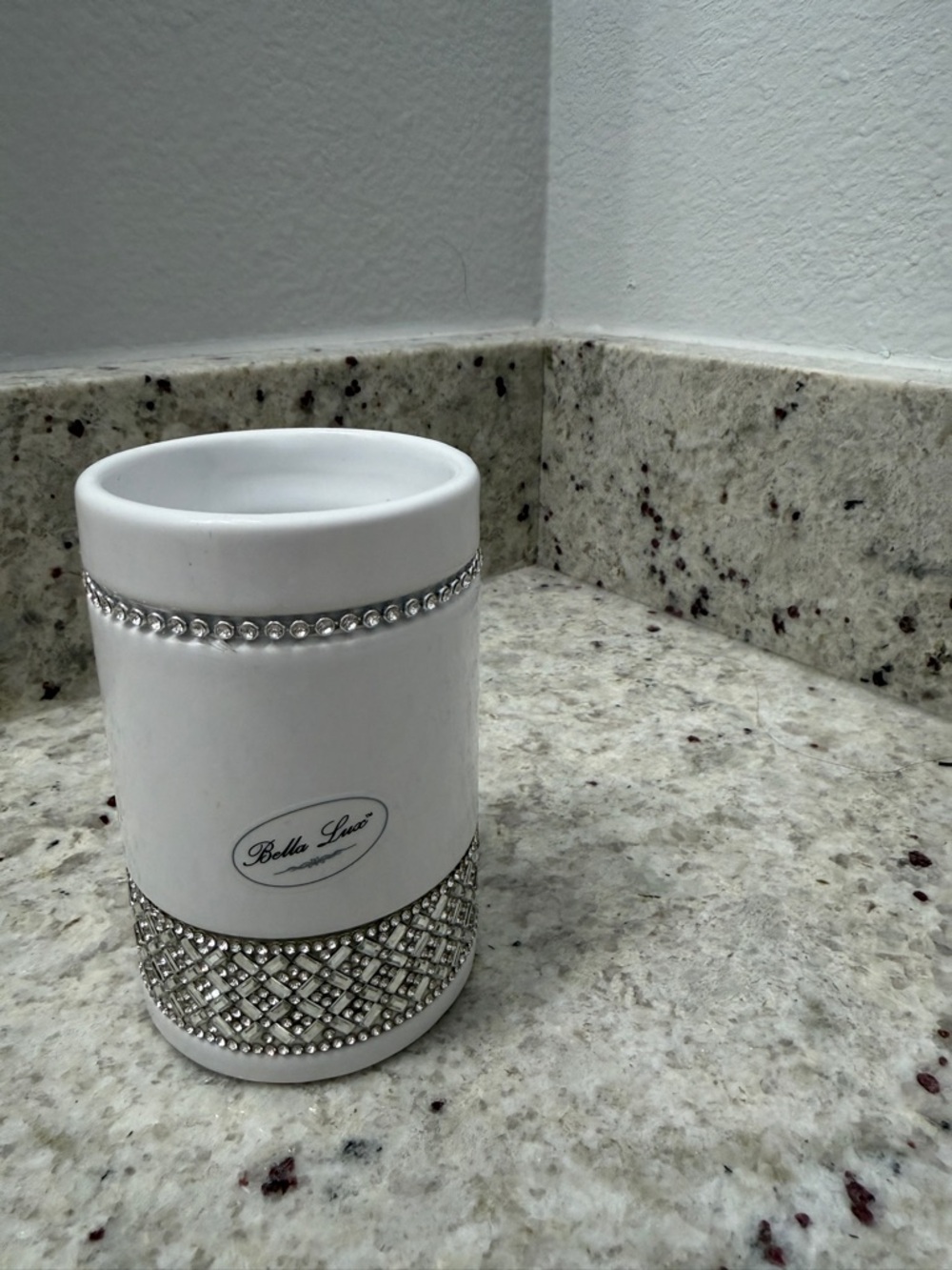 NEW Bella Lux White Jeweled Ceramic toothbrush/makeup brush Holder